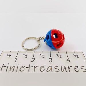 Tupperware keychain shape o ball red & blue new in sealed bag Tinietreasures